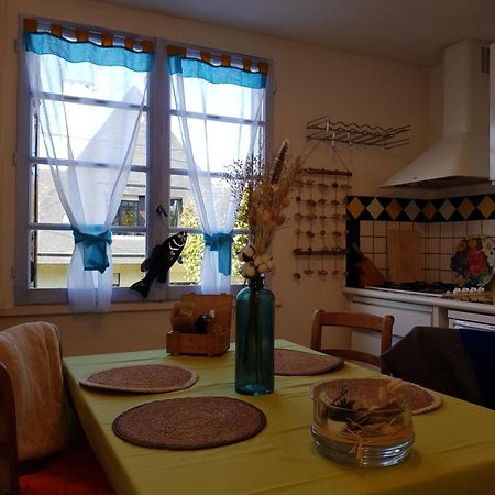 Herm'S Petite Maison Atypique Et Cour Privative - Avenue Du Marche - Ideal Couple Ou Jeunes Parents Cabourg Exterior photo