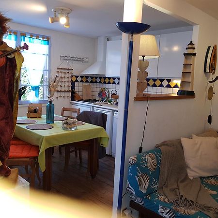 Herm'S Petite Maison Atypique Et Cour Privative - Avenue Du Marche - Ideal Couple Ou Jeunes Parents Cabourg Exterior photo