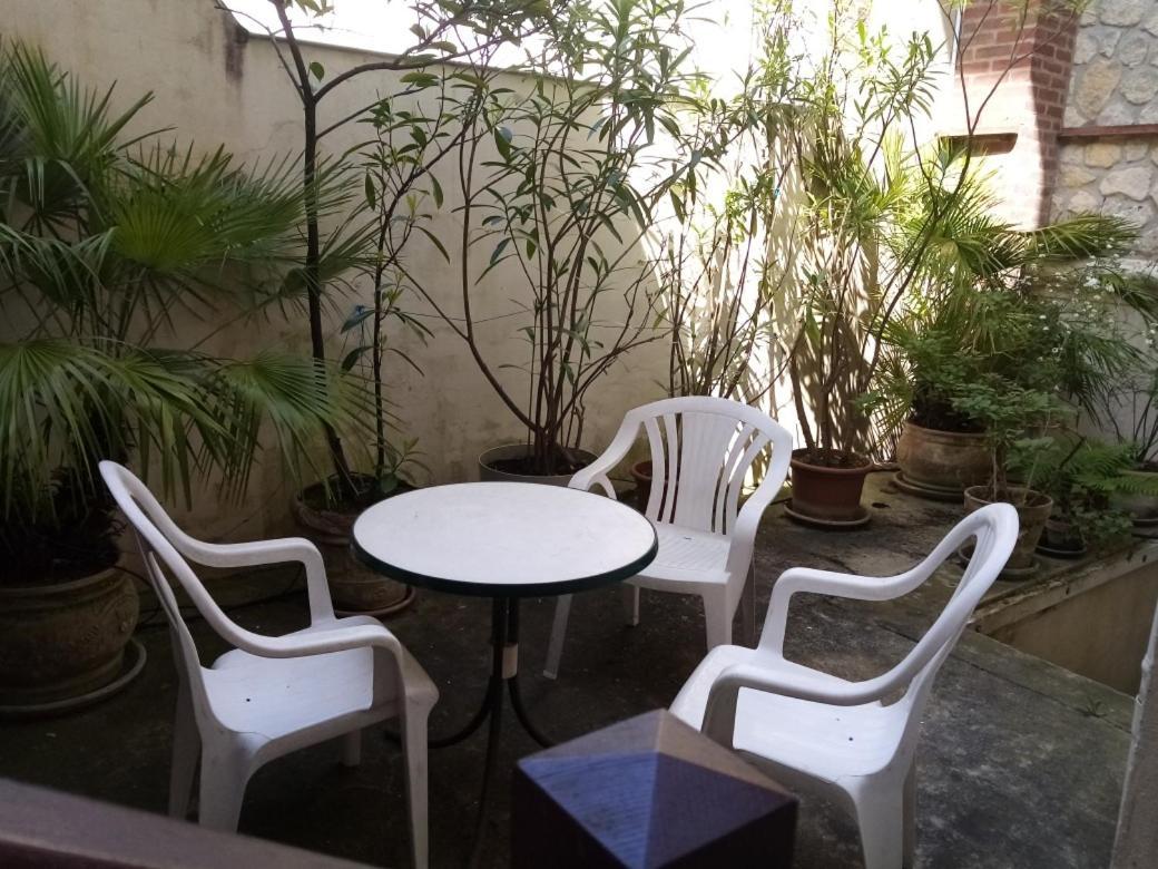 Herm'S Petite Maison Atypique Et Cour Privative - Avenue Du Marche - Ideal Couple Ou Jeunes Parents Cabourg Exterior photo
