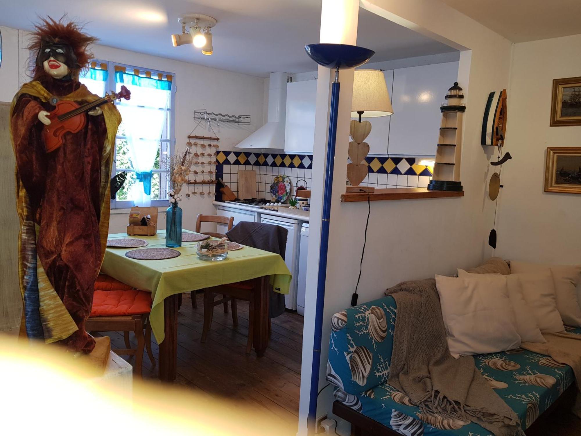 Herm'S Petite Maison Atypique Et Cour Privative - Avenue Du Marche - Ideal Couple Ou Jeunes Parents Cabourg Exterior photo